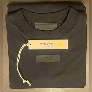 🏷️NEW - FOG Essentials black minimalist heavy cotton Long Sleeve tee - SIZE M